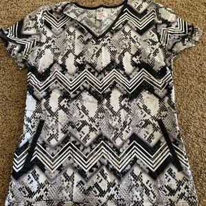 XS koi scrub top